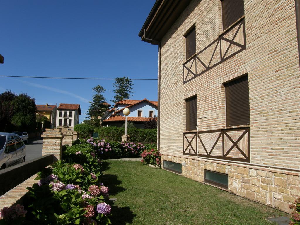 Apartamentos La Marina Ribadesella Esterno foto