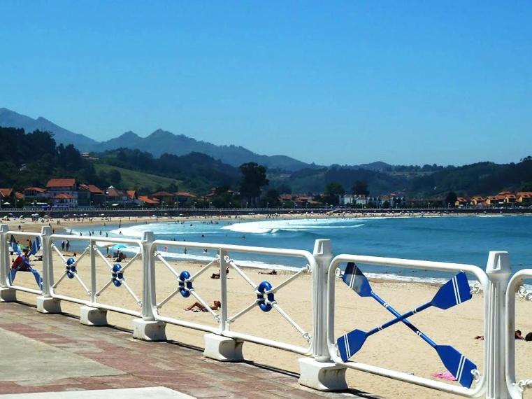 Apartamentos La Marina Ribadesella Esterno foto